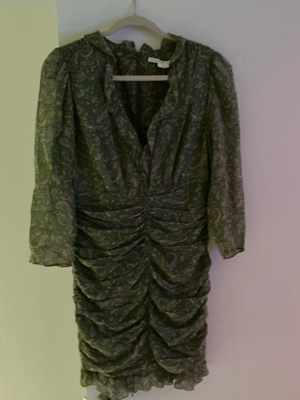 Green Paisley Ruffle V-Neck Ruched Dress - Picture 3 of 3